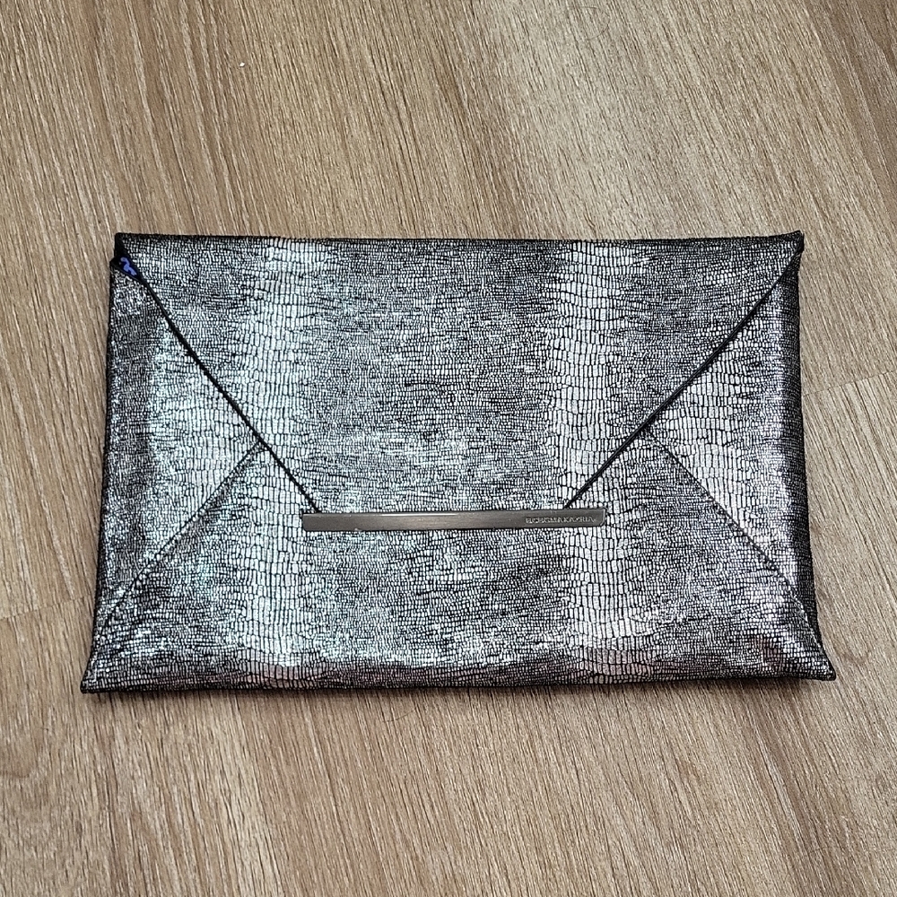 BCBGMAXAZRIA Black Metallic Envelope Clutch Purse